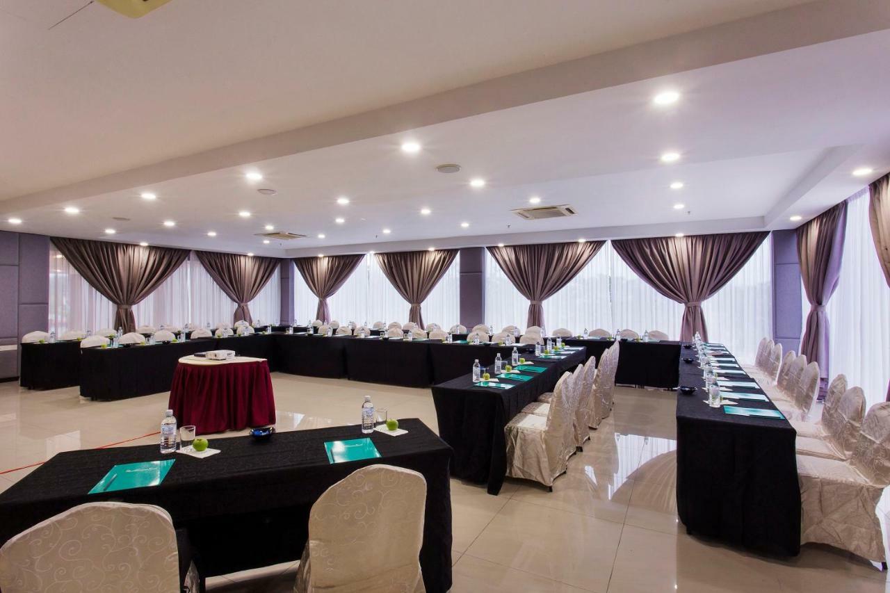 Amansari Hotel Nusajaya Zewnętrze zdjęcie